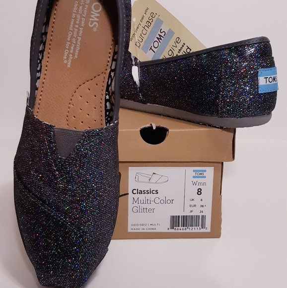 TOMS ***FINAL PRICE*** - Picture 1 of 4